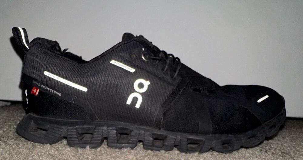 On Running Cloud Black Running Shoes Women’s 8 Swiss Engineering Project